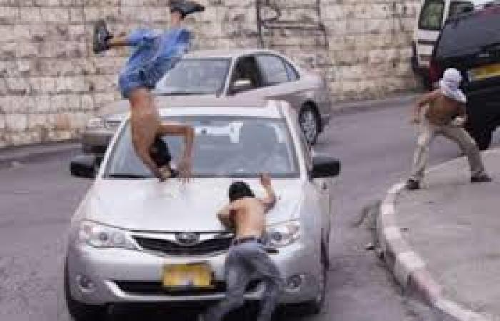 مستوطن يدهس طفلا ويصيبه بجروح وسط الخليل