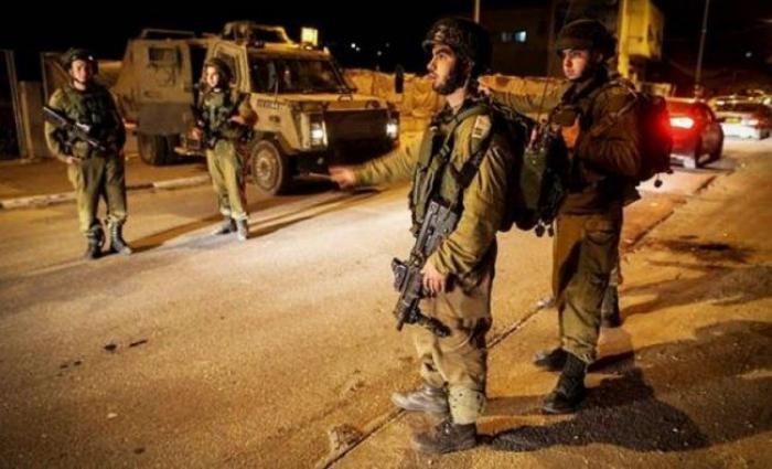 الإحتلال يشن حملة اعتقالات ومداهمات في مدن الضفة