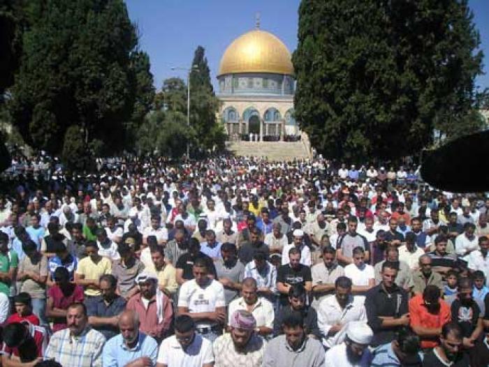 المصلين-في-المسجد-الأقصى