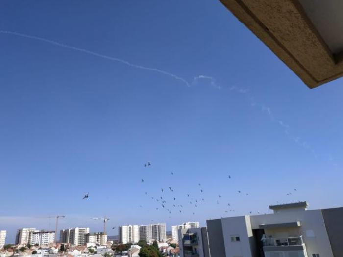 الاحتلال يطلق صواريخ من نظام القبة الحديدية بعد تشخيص خاطئ