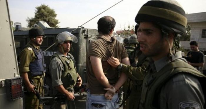 حملة اعتقالات بالضفة ومداهمة منزل منفذ عملية القدس