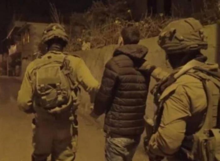 الاحتلال يعتقل الشابين علاء عبيد ومحمود الرجبي من بلدة العيساوية