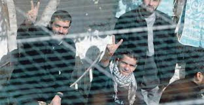  أسرى يدخلون أعوامًا جديدة في سجون الاحتلال الصهيوني