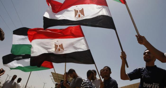 صحيفة تكشف شرط تحسن العلاقات بين حماس مصر!