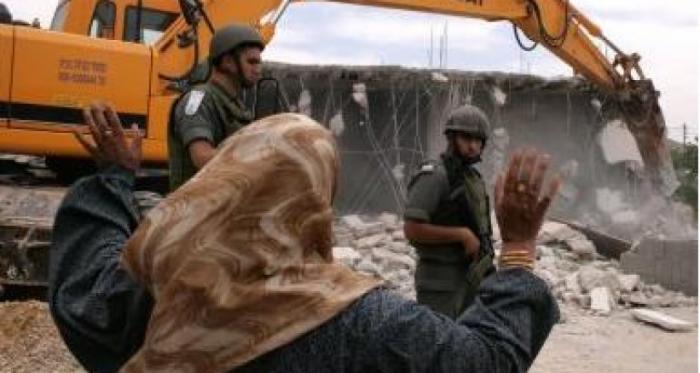 الاحتلال يهدم كرفانًا سكنيًا في بيت حنينا بالقدس