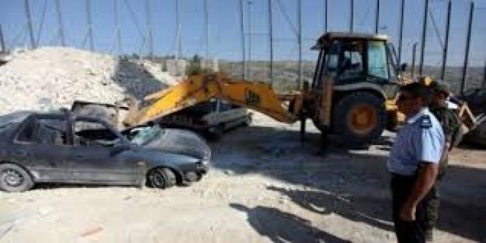 إتلاف 30 مركبة غير قانونية في طوباس والقاء القبض على 9 مطلوبين في جنين