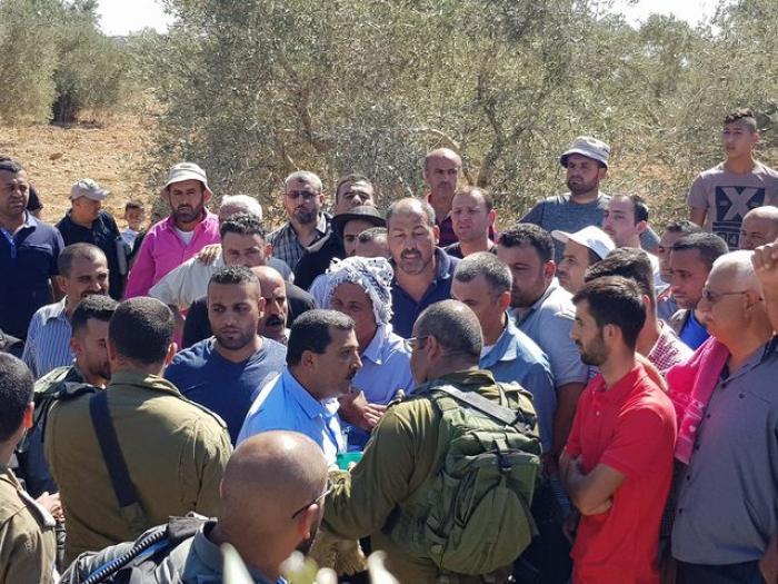الاحتلال يعيد فتح طريق العيون شرق قلقيلية