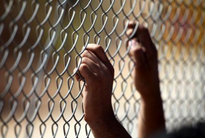  احتجاجا على تكرار الاقتحامات من قبل قوات القمع والاعتداءات المستمرة عليهم