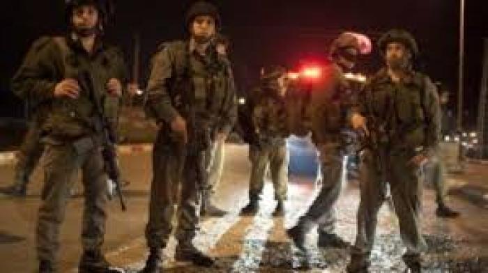 دورية للاحتلال تدهس فتى في مخيم العروب
