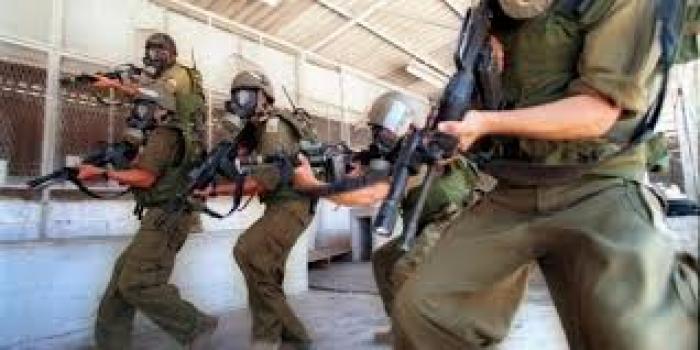 قراقع :الاحتلال يوزع اسرى عسقلان المضربين على سجون أخرى