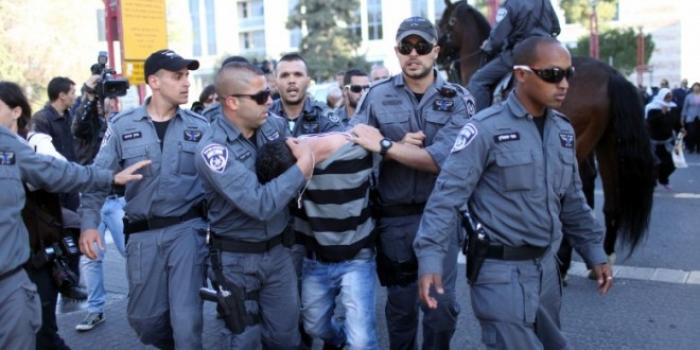 قوات الاحتلال تعتقل شقيقين من القدس