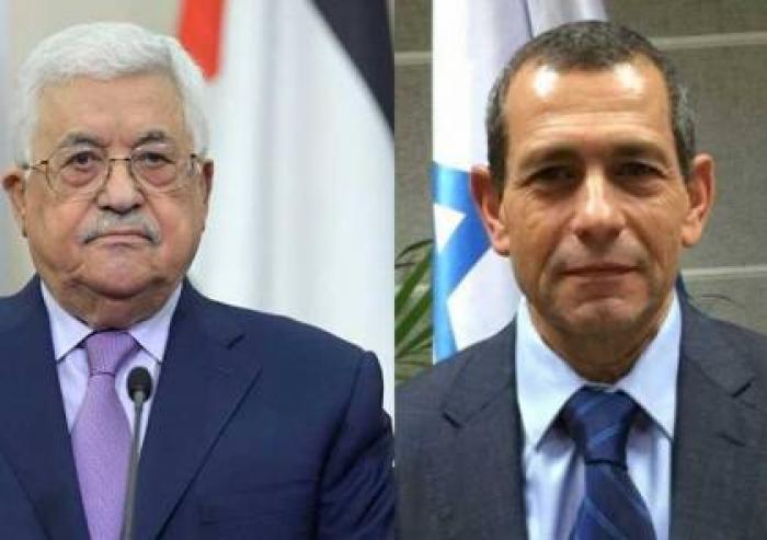 كشفت وسائل إعلام عبرية ان رئيس جهاز "الشاباك" الإسرائيلي نداف ارغمان التقى الرئيس محمود عباس "أبو مازن" في منزله برام الله الأسبوع الماضي.  وبحسب وسائل الاعلام العبرية التي اوردت الخبر اليوم الثلاثاء فان الرئيس أكد  خلال اللقاء، لرئيس "الشاباك" أن السلطة الفلسطينية ستوقف فورا التنسيق الأمني، في حال نفذت إسرائيل تهديدها بخصم مخصصات الأسرى وأسر الشهداء من عائدات الضريبة التي تحولها للسلطة الفلسطينية.  وزعمت ان أرغمان  طلب من الرئيس عباس تليين موقفه بشأن غزة كما تناولت  المحادثات بين "أبو مازن" وارغمان،"التهدئة"، وقضايا أخرى، في مقدمتها اجتماع اللجنة التنفيذية لمنظمة التحرير الفلسطينية الأسبوع القادم، والذي من المتوقع أن يتخذ قرارات ضد حماس وإسرائيل والولايات المتحدة، حسب التقارير.  وسعى  رئيس "الشاباك"   لتهدئة الأجواء مع "أبو مازن" واقناعه بأن لا يذهب بعيدا في قراراته ضد إسرائيل، وعلى وجه الخصوص إلغاء اتفاقية باريس الاقتصادية، والتنيسق الأمني، وسحب الاعتراف بإسرائيل