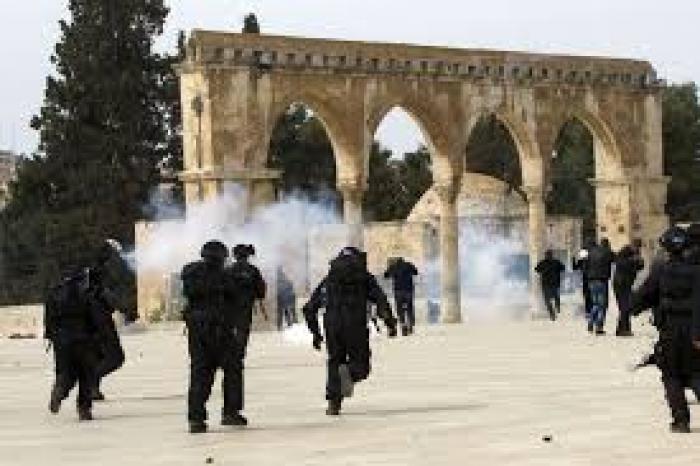 اعتقالات واسعة بالضفة ومتطرفون يقتحمون باحات المسجد الأقصى
