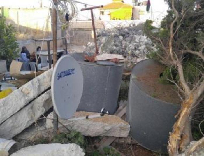 بلدية يطا توفر منزلا لعائلة الاسير ادعيس