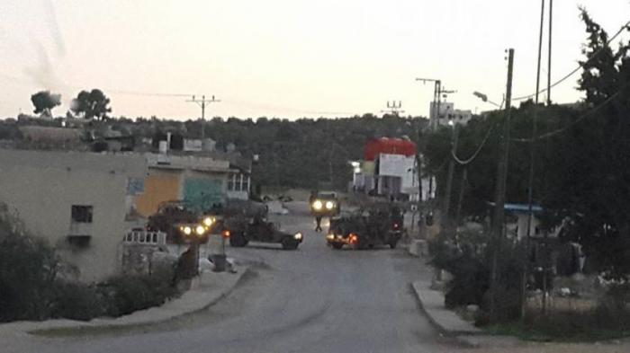 قوات الإحتلال الصهيوني تنفذ حملة إعتقالات ودهم واسعة بالخليل