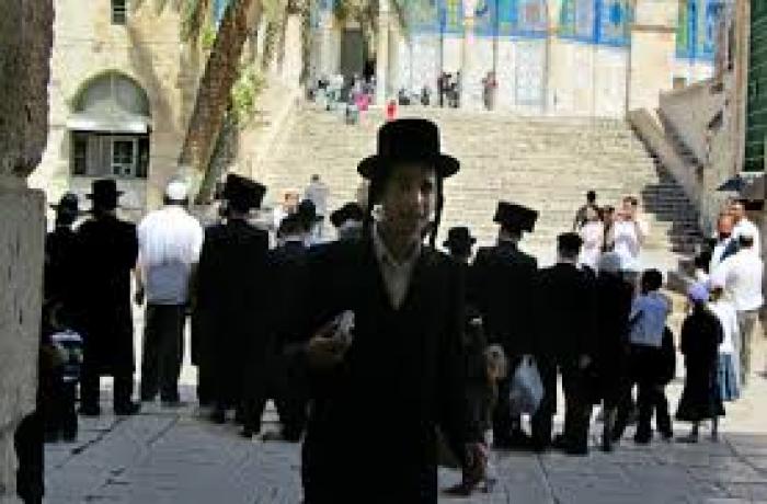عشرات المستوطنين يقتحمون الاقصى في ذكرى احتلال القدس