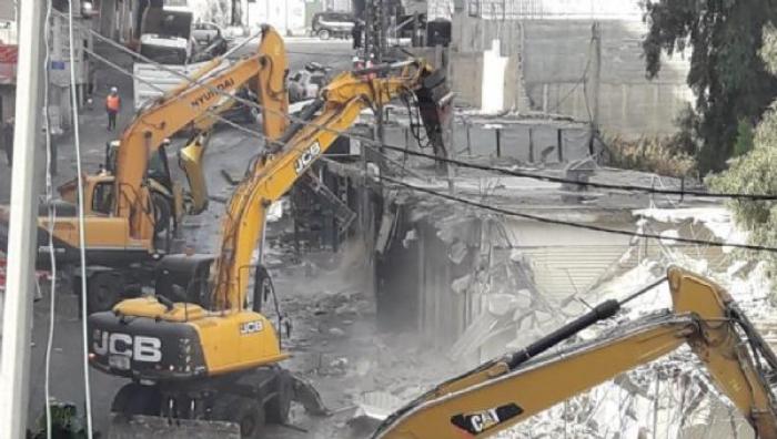 هدم بيت وإخطار أكثر من 20 منشأة بالهدم شمال القدس
