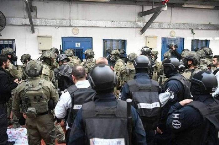 توتر شديد في سجون العدو الصهيونى والاوضاع تتجه نحو التصعيد