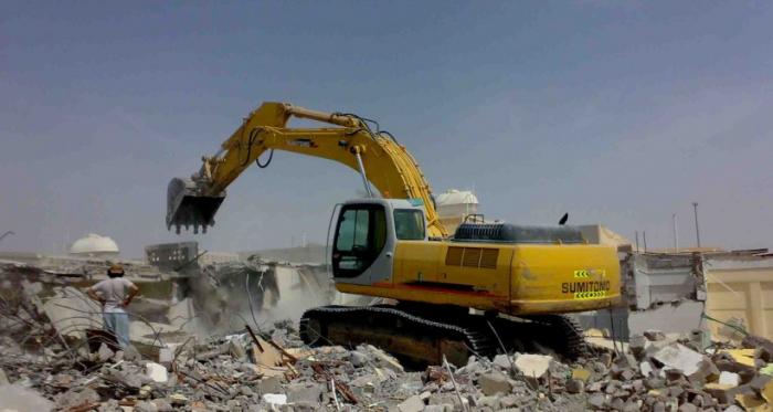 الاحتلال يهدم 3 محال تجارية قيد الإنشاء في القدس المحتلة