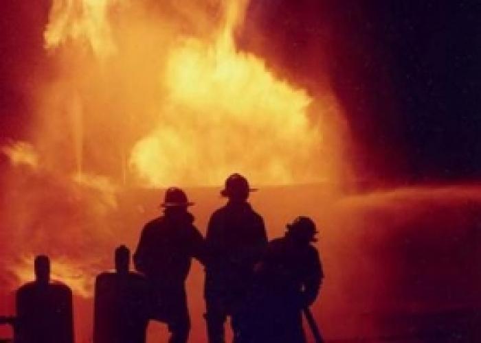 وفاة 3 اطفال اشقاء واصابة آخرين في حريق منزل بالخليل