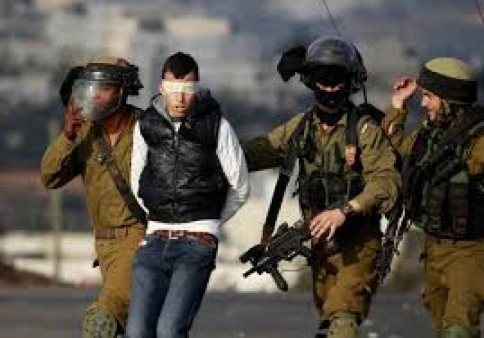 العدو يعتقل فلسطيني
