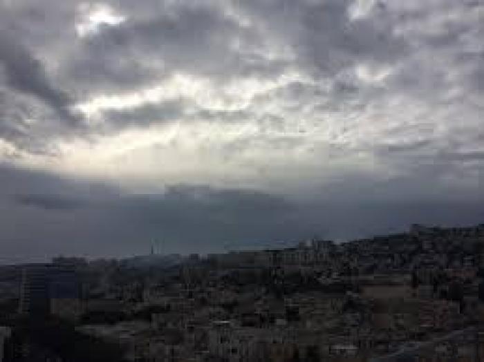 الطقس: أجواء باردة وعاصفة وأمطار غزيرة وثلوج 