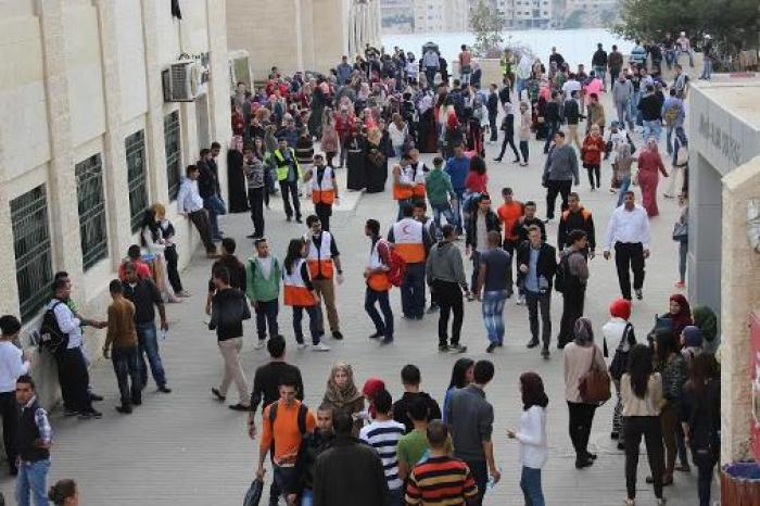 قوات الإحتلال تقتحم جامعة القدس بأبو ديس وإندلاع مواجهات بداخلها