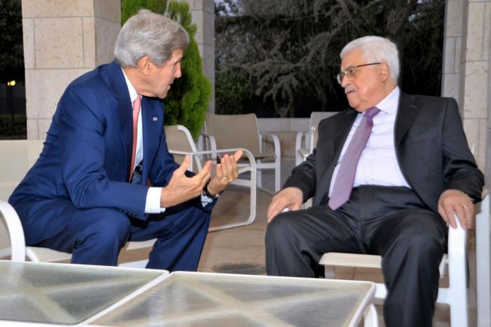 كيري يتهم القيادة الفلسطينية بالتحريض على العنف