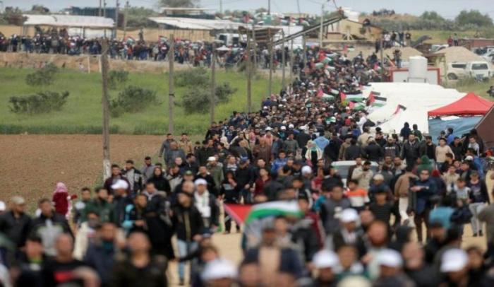 بدء فعاليات مليونية العودة والاحتلال يطلق النار وقنابل الغاز