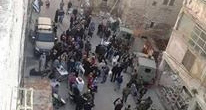 الاحتلال يسلم قرارات هدم منازل ثلاثة شهداء بدير أبو مشعل وأسير في سلواد