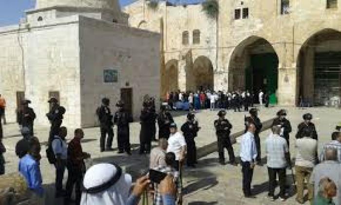مستوطنون يدنسون المسجد الأقصى مجدداً