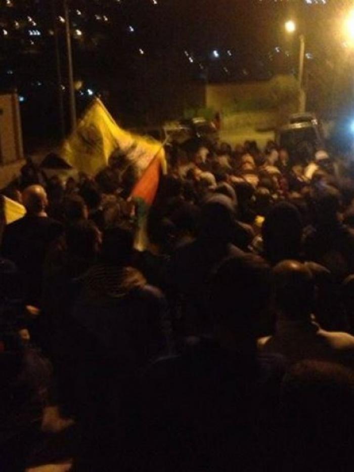 صور وفيديو: جماهير غفيرة تشييع الشهيد العباسي بالقدس